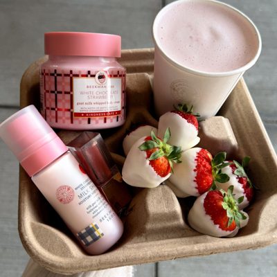 New! White Chocolate Strawberry Seasonal Fragrance Tote Subscription